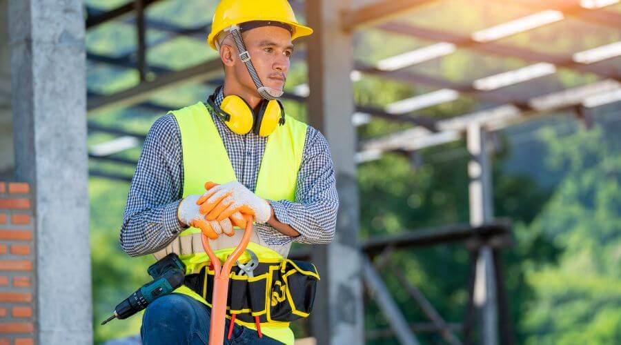 Professional gutter cleaning in Utuado, PR